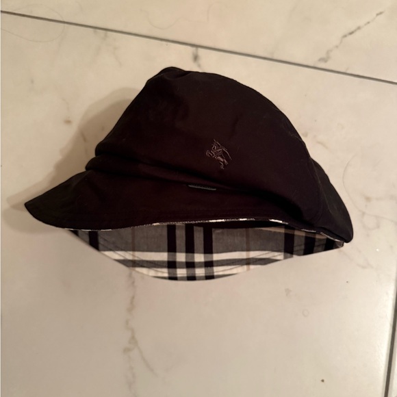 Burberry Bucket Hat, 2-Way, Pony Embroidery, Check Pattern